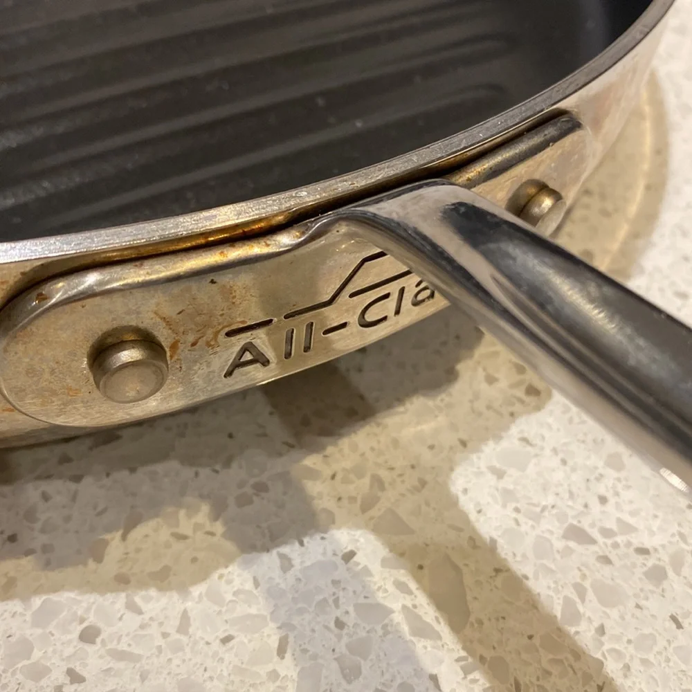 All-Clad 12 inches Stainless Steel Non-Stick Grill Round Pan - Picture 3 of 9